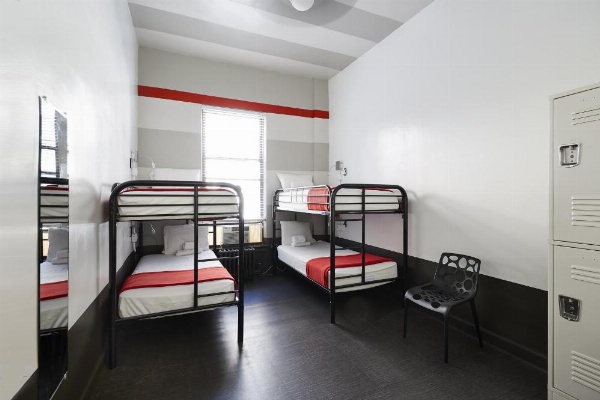 Chicago Getaway Hostel image 25